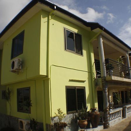 Dokua Royal Hotel Kwabenya Extérieur photo